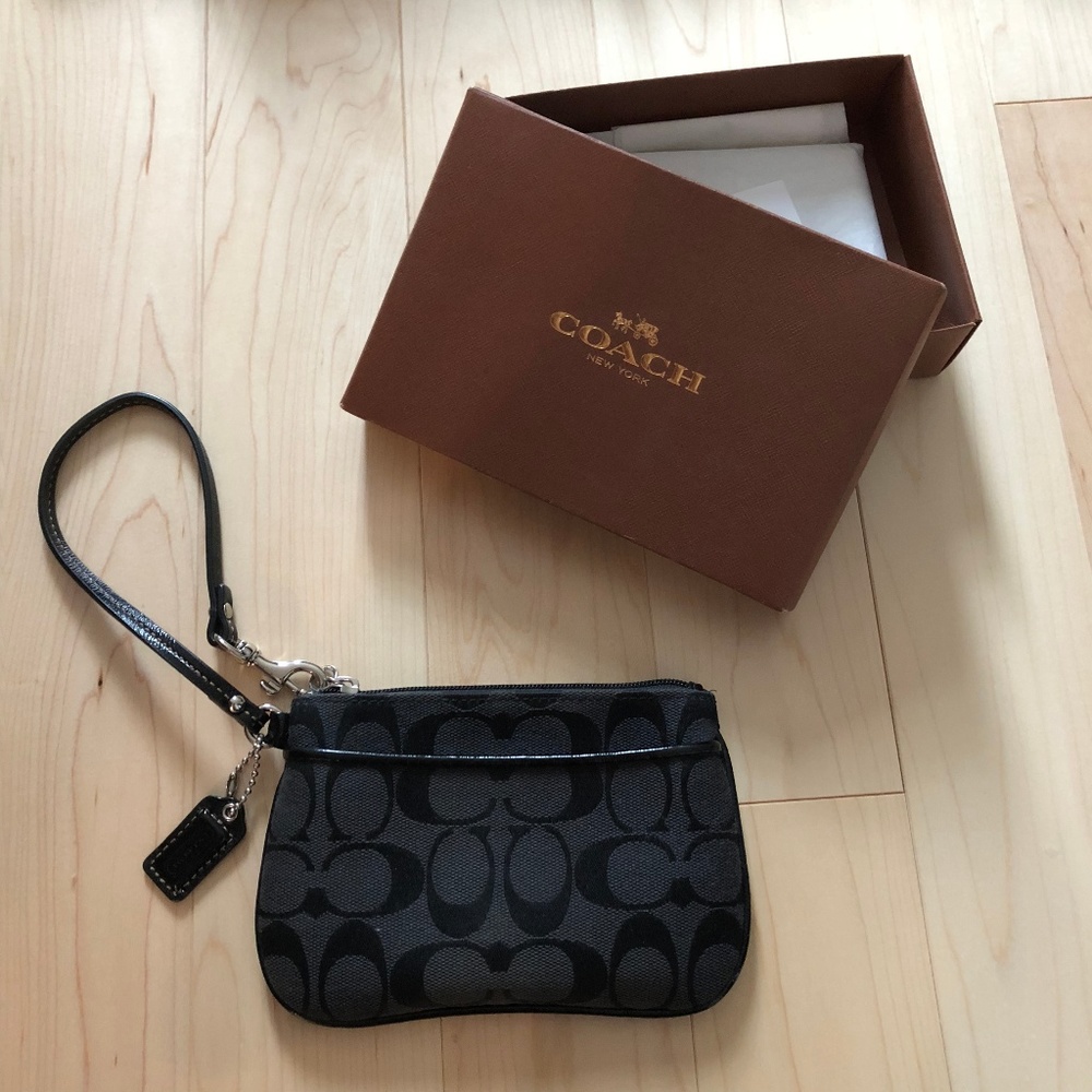 Like New Black Coach Wristlet 4x6 inches